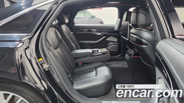 Audi A8 2020 — photo 17