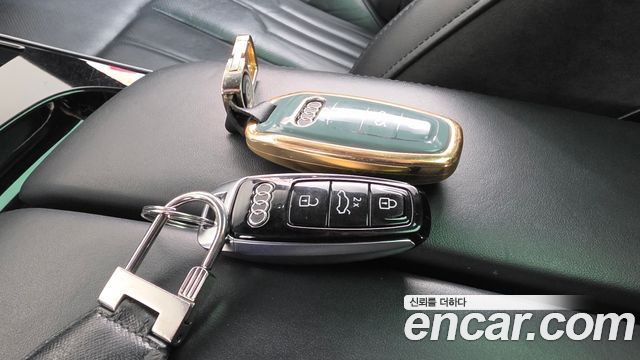 Audi A8 2020 — photo 21