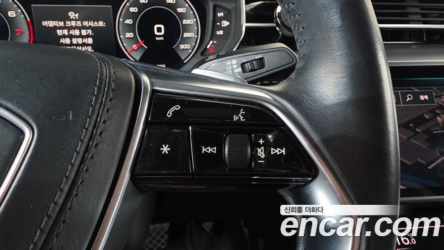 Audi A8 2020 — photo 23