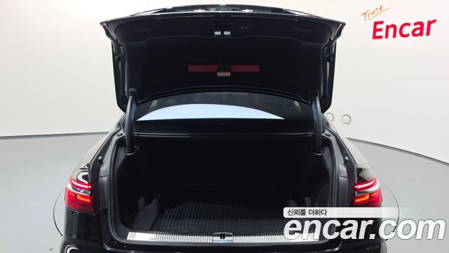 Audi A8 2020 — photo 26