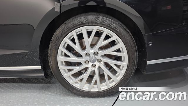 Audi A8 2020 — photo 7