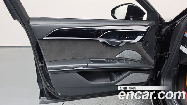 Audi A8 2020 — photo 14