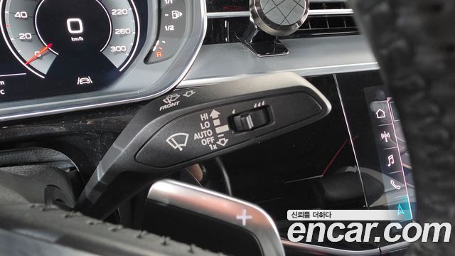 Audi A8 2020 — photo 28