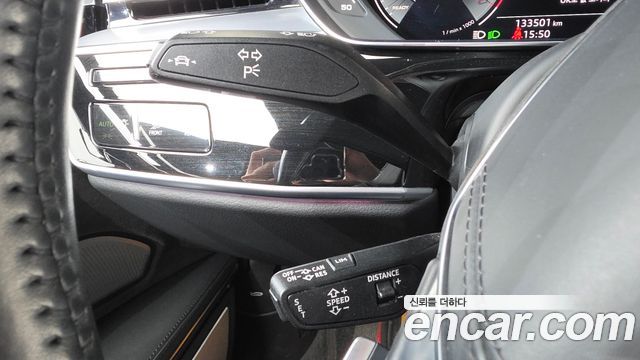 Audi A8 2020 — photo 38