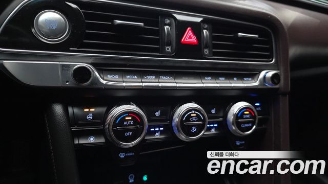 Genesis G70 2019 — photo 24