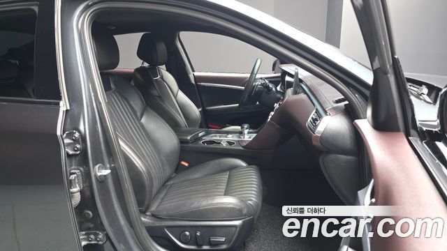 Genesis G70 2019 — photo 16