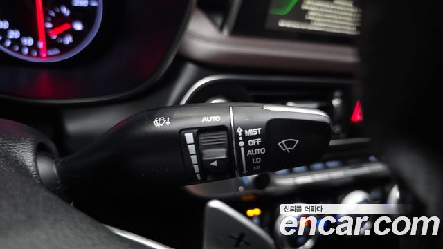 Genesis G70 2019 — photo 27