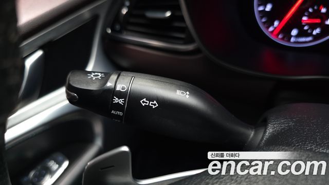 Genesis G70 2019 — photo 28