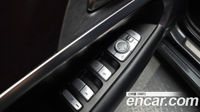 Genesis G70 2019 — photo 31