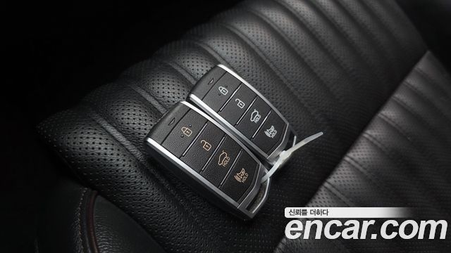 Genesis G70 2019 — photo 32