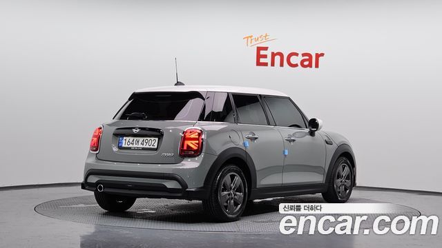 Mini Cooper 2023 — photo 2