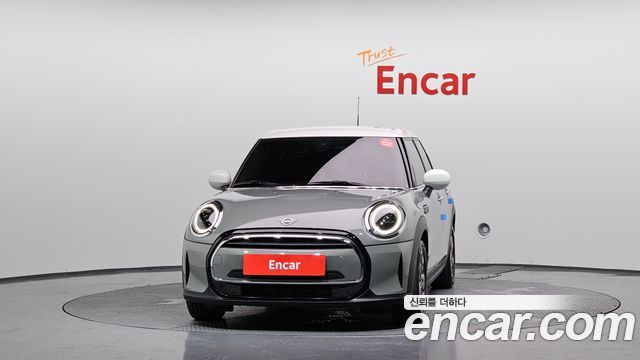 Mini Cooper 2023 — photo 3