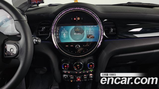 Mini Cooper 2023 — photo 12