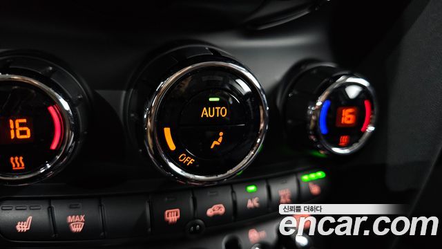 Mini Cooper 2023 — photo 17