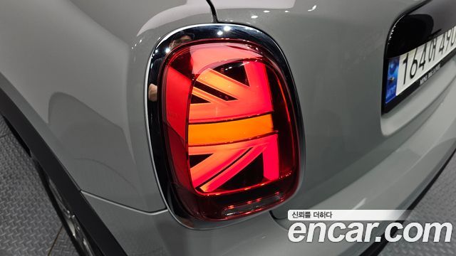 Mini Cooper 2023 — photo 9