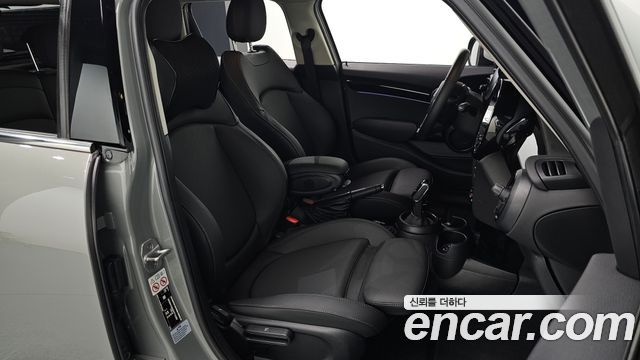 Mini Cooper 2023 — photo 27