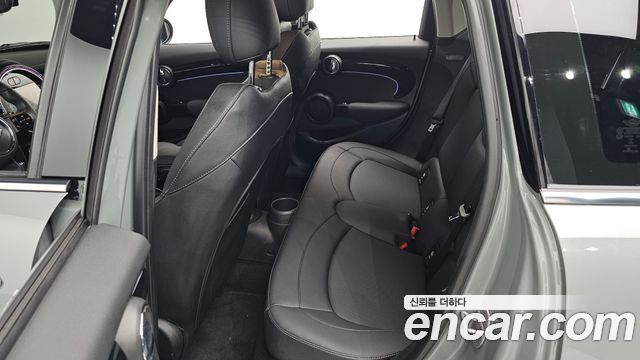 Mini Cooper 2023 — photo 28