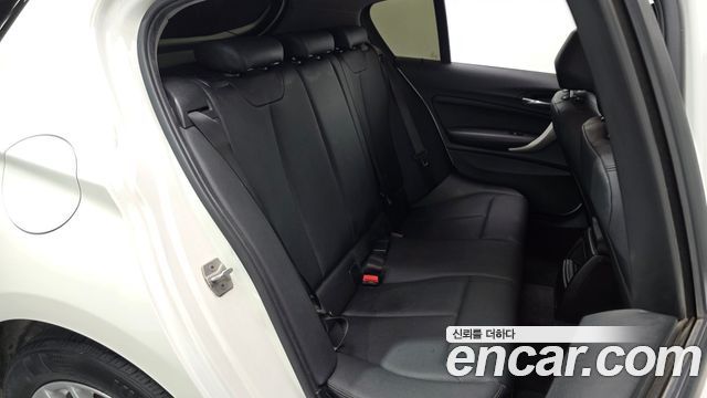 BMW 1-Series 2017 — photo 12