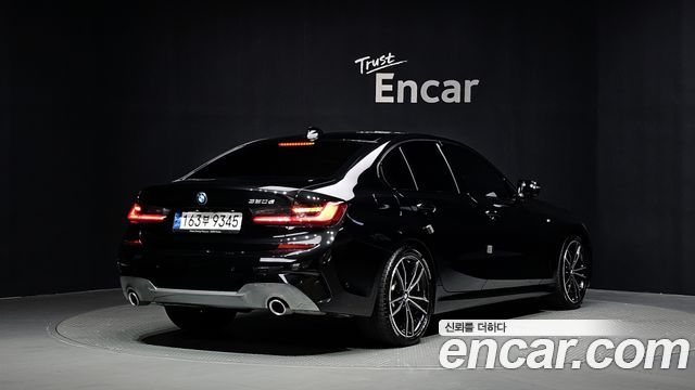 BMW 3-Series 2022 — photo 2