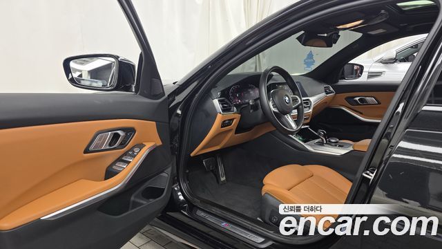 BMW 3-Series 2022 — photo 13
