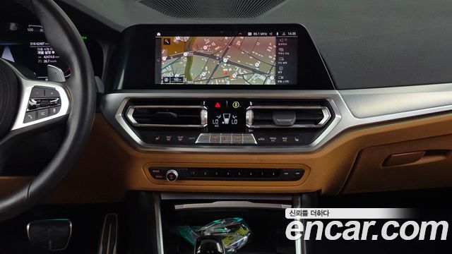 BMW 3-Series 2022 — photo 20