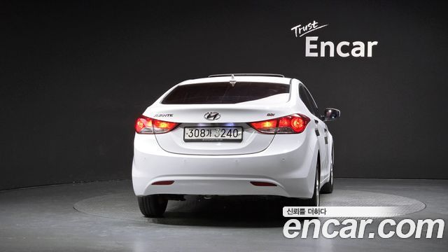 Hyundai AVANTE 2013 — photo 4