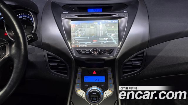 Hyundai AVANTE 2013 — photo 24