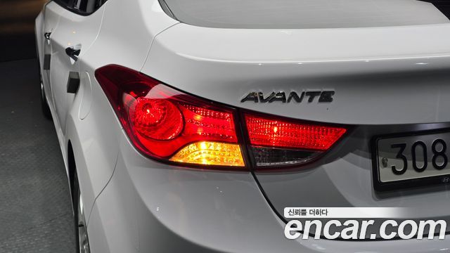 Hyundai AVANTE 2013 — photo 9
