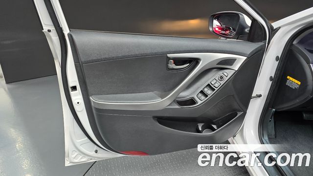 Hyundai AVANTE 2013 — photo 14