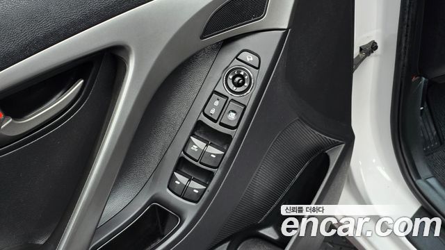 Hyundai AVANTE 2013 — photo 27