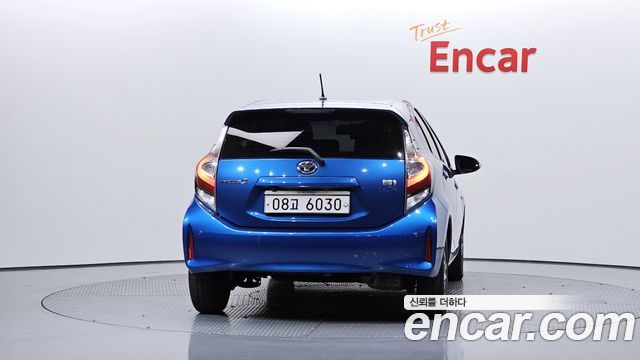 Toyota Prius 2018 — photo 4