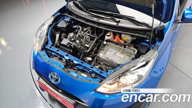 Toyota Prius 2018 — photo 6