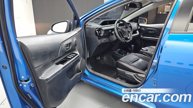 Toyota Prius 2018 — photo 13