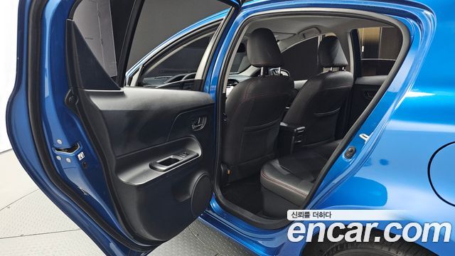 Toyota Prius 2018 — photo 18