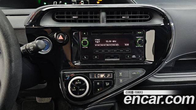 Toyota Prius 2018 — photo 20