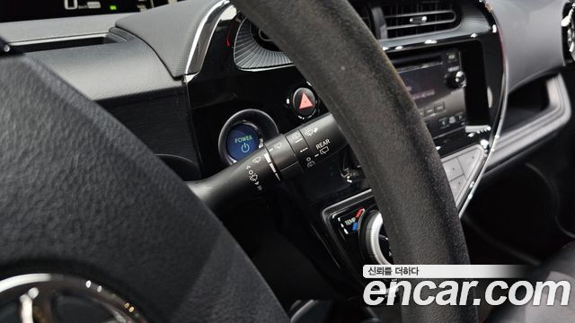 Toyota Prius 2018 — photo 24