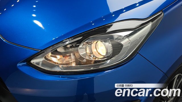 Toyota Prius 2018 — photo 8
