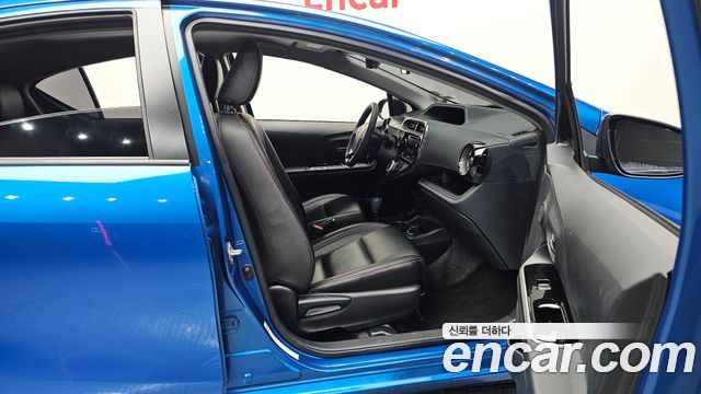 Toyota Prius 2018 — photo 16