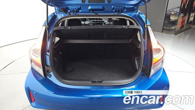Toyota Prius 2018 — photo 27