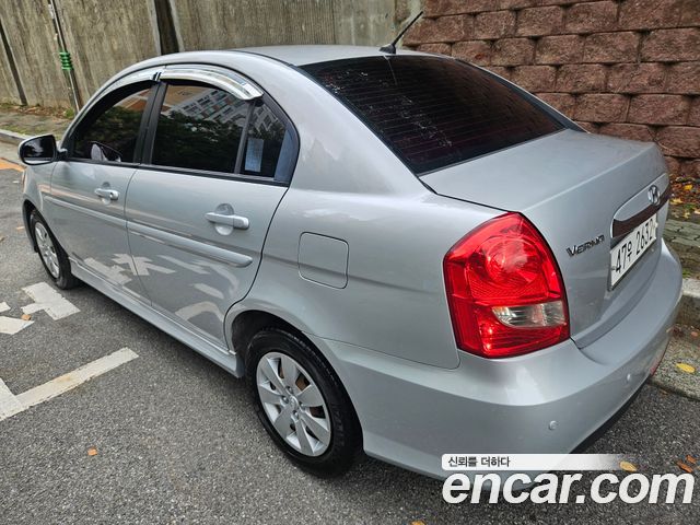 Hyundai Verna 2010 — photo 4