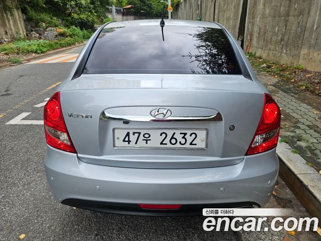 Hyundai Verna 2010 — photo 5