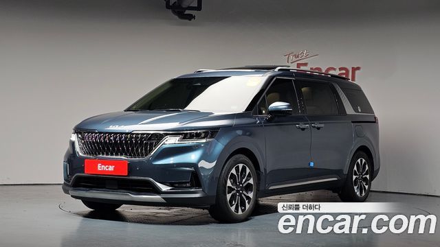 Kia Canival 2023 — photo 1
