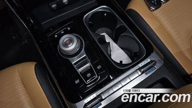 Kia Canival 2023 — photo 12