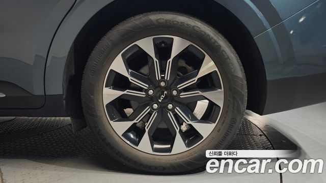 Kia Canival 2023 — photo 7