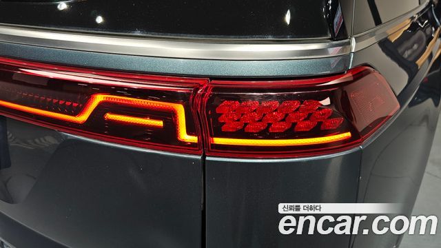 Kia Canival 2023 — photo 9