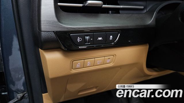 Kia Canival 2023 — photo 28