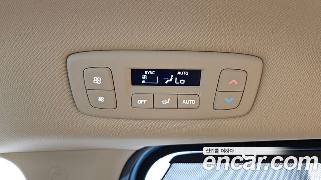 Kia Canival 2023 — photo 35