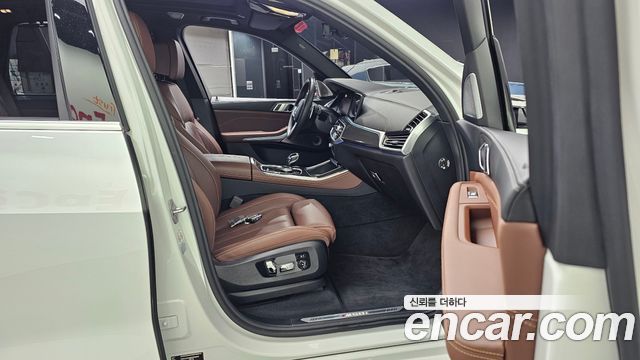 BMW X5 2022 — photo 17