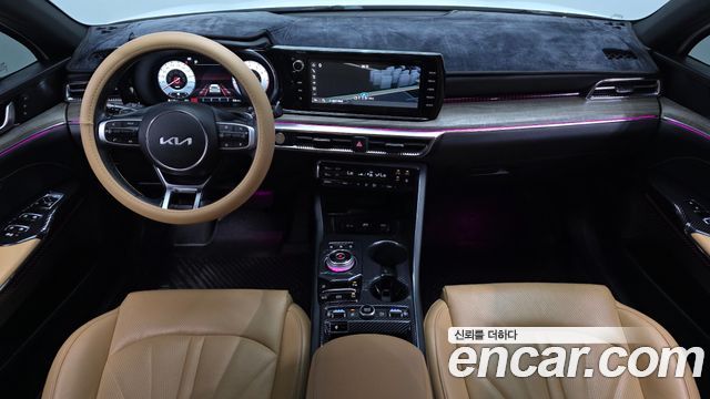 Kia K5 2023 — photo 10