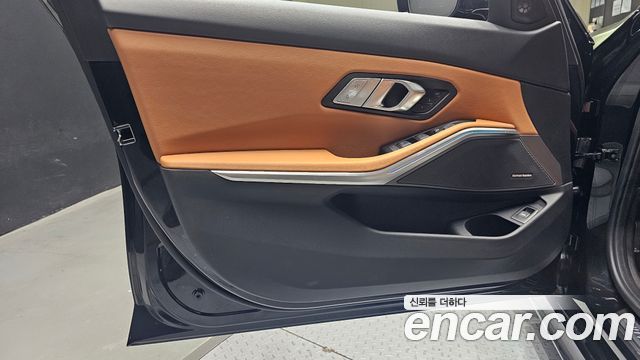 BMW 3-Series 2025 — photo 14